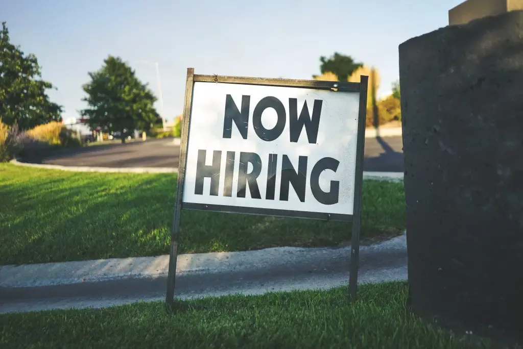4 Advantages of Retained Hire Firms